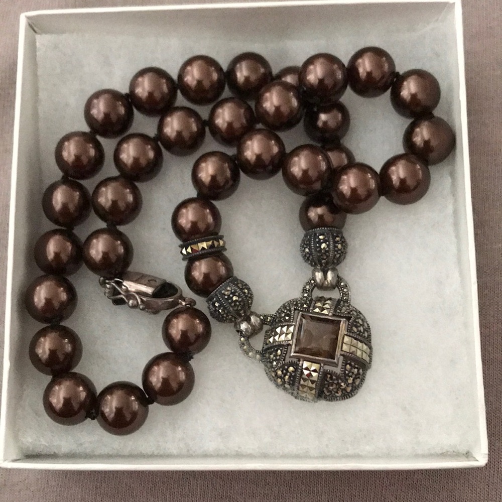 Brown pearl Judith Lieber Art Deco style necklace! A true collectible**